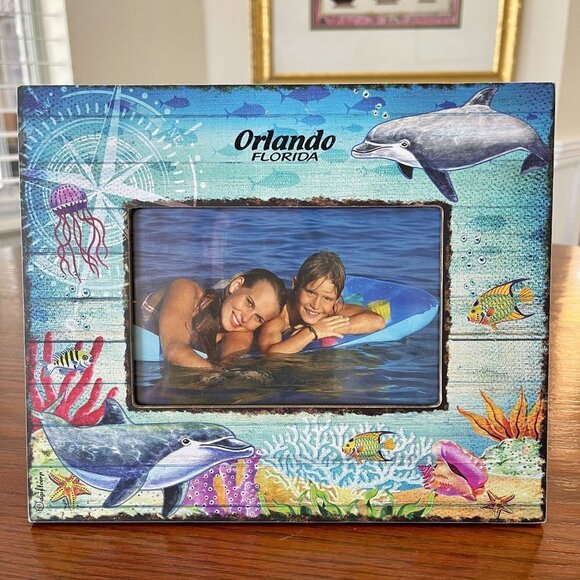 Agiftcorp 4x6 Wooden Photo Frame with Fish and Dolphins Orlando Florida Souvenir - Picture 4 of 4